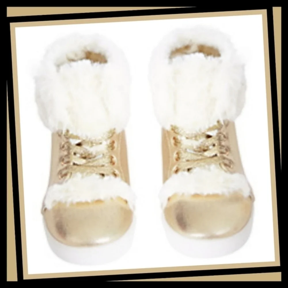 Fabkids ✦ High-Top Sneakers ✦ Gold Faux Fur Plush Ankle Lace-Up Grip Sole 4 NWT